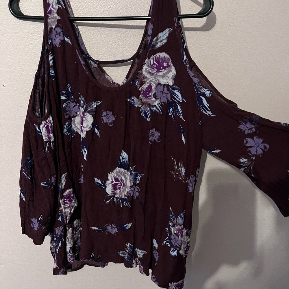 Shyanne XXL Cold Shoulder Purple floral shirt